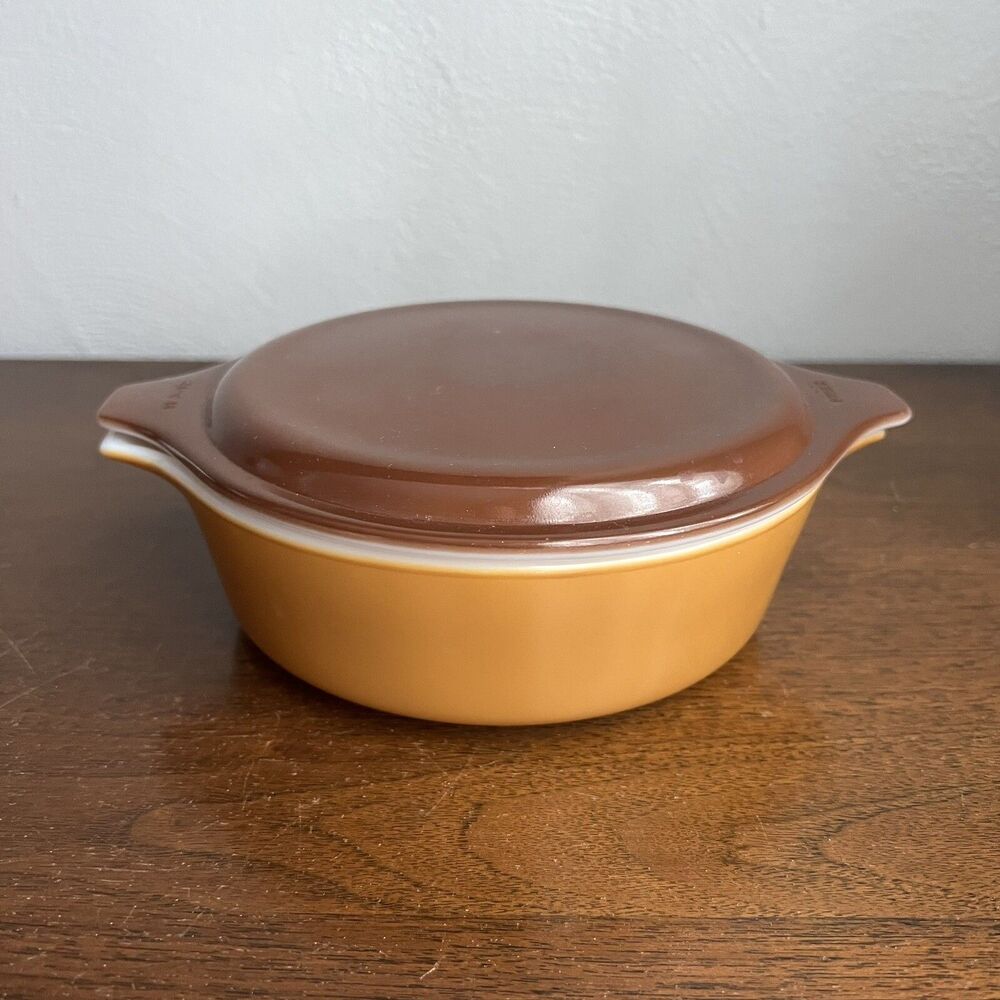 Pyrex Casserole 471 1 PT Butterscotch Brown Lid 20-C Dish Cinderella EUC Vintage